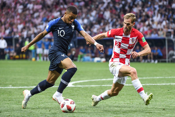 使他在防守 使他在防守