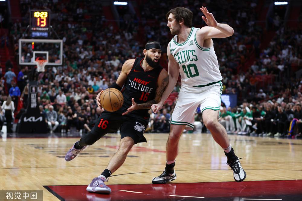 整个球队的 整个球队的