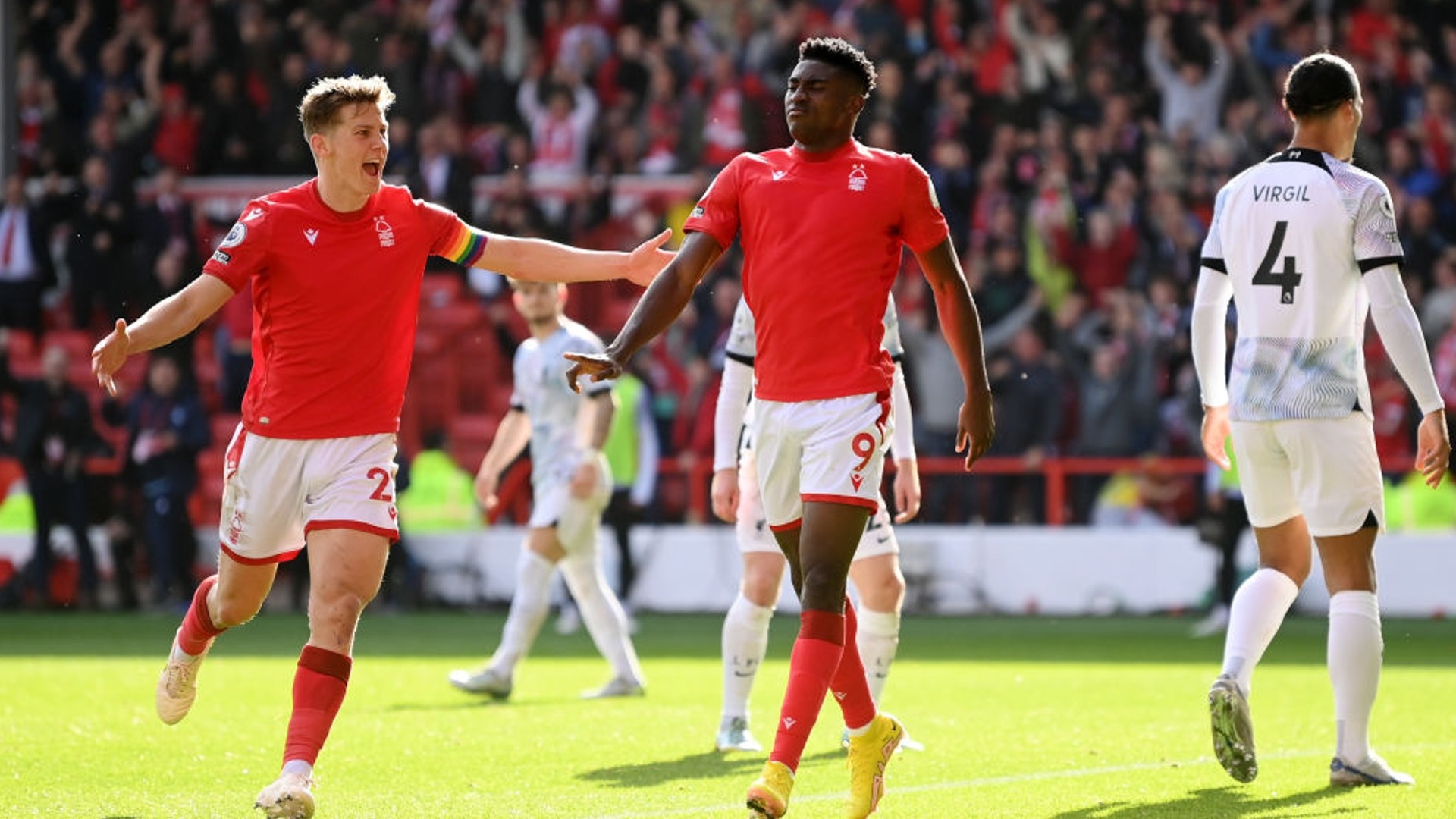 后者强调内 后者强调内